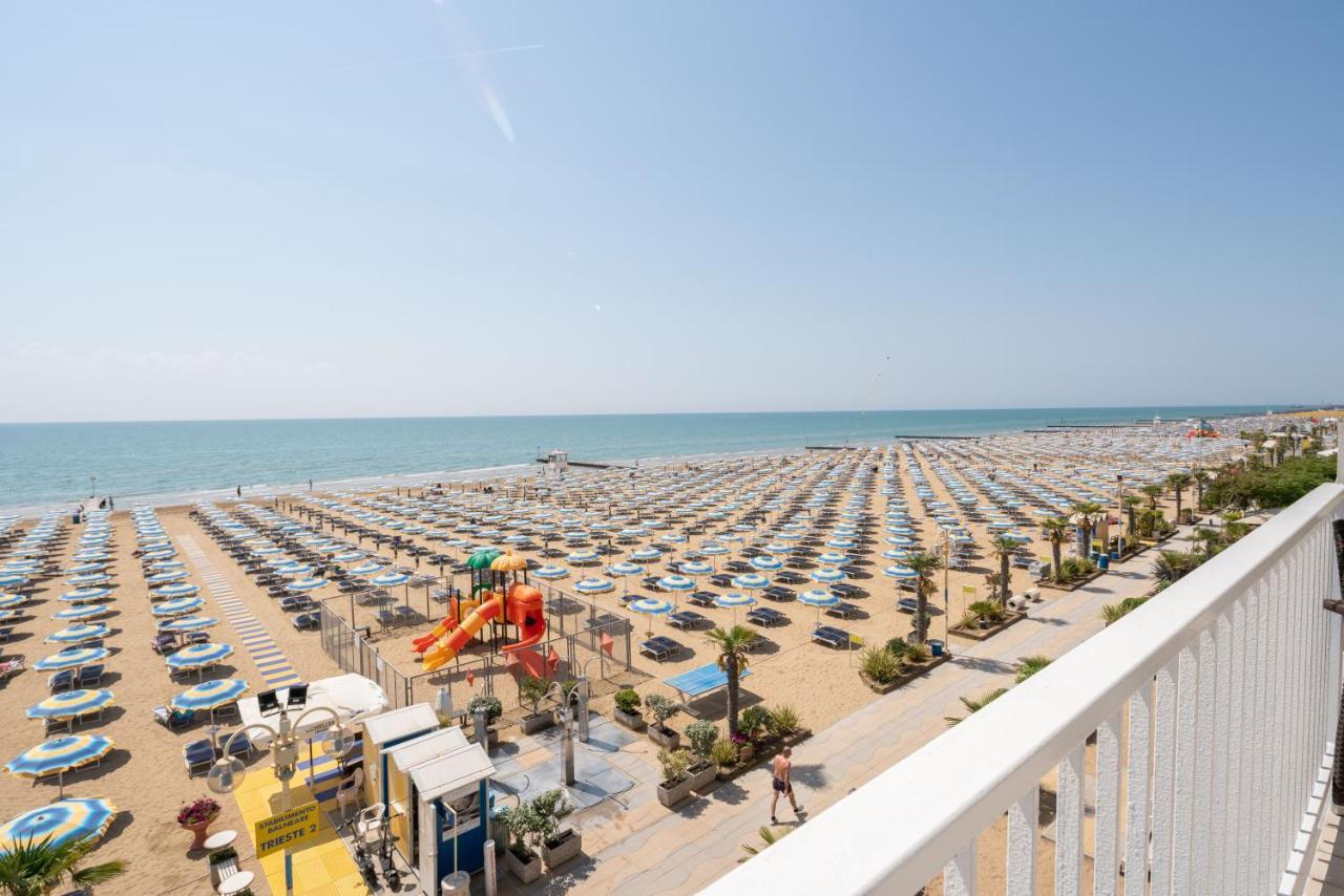 Hotel Boston 3 Stelle Superior Frontemare Lido di Jesolo Exterior foto